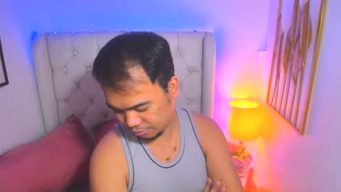 Snapshot of asianzero chatting on February 6, 9:49 pm Zero online show from February 6, 9:49 pm