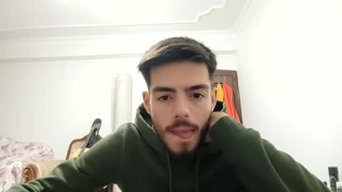 Snapshot of asihandsome06 chatting on December 8, 6:28 pm asihandsome06 online show from December 8, 6:28 pm