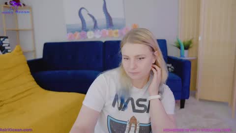 Snapshot of asiri_ocean chatting on June 1, 3:58 pm Asiri pronounced Ah-siri Please no nicknames 3 online show from June 1, 3:58 pm
