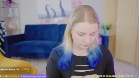 Snapshot of asiri_ocean chatting on June 24, 4:28 pm Asiri pronounced Ah-siri Please no nicknames 3 online show from June 24, 4:28 pm