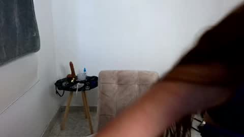 Snapshot of asiri_smith chatting on April 8, 10:54 pm Asiri online show from April 8, 10:54 pm