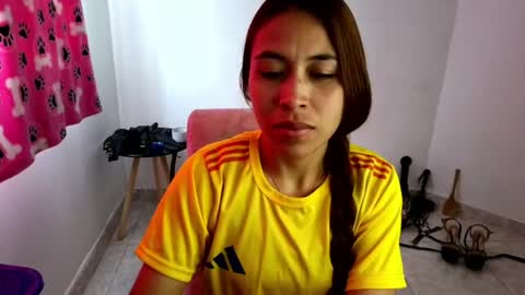 Asiri  online show from July 3, 3:07 pm