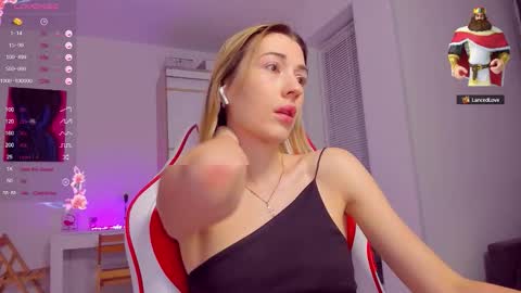 Caroline online show from September 26, 4:00 pm