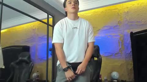 Aslan  online show from January 19, 1:31 am