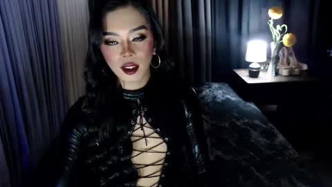 Snapshot of asmodeus_daughter chatting on October 5, 4:38 pm Margaux Miller online show from October 5, 4:38 pm