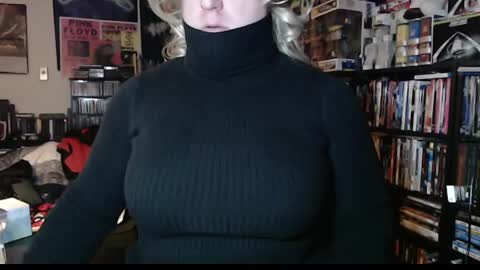 Snapshot of aspen_vale chatting on December 6, 9:46 pm Aspen Vale online show from December 6, 9:46 pm