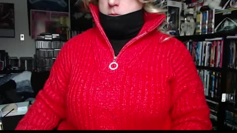 Snapshot of aspen_vale chatting on December 7, 4:36 pm Aspen Vale online show from December 7, 4:36 pm