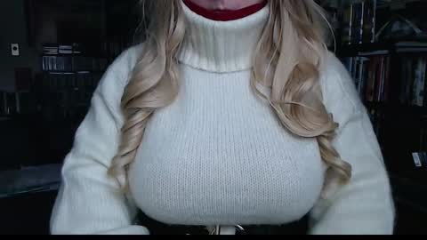 Snapshot of aspen_vale chatting on January 19, 7:15 pm Aspen Vale online show from January 19, 7:15 pm