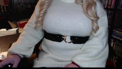 Snapshot of aspen_vale chatting on January 23, 10:33 pm Aspen Vale online show from January 23, 10:33 pm