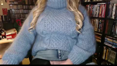 Snapshot of aspen_vale chatting on February 17, 11:53 pm Aspen Vale online show from February 17, 11:53 pm