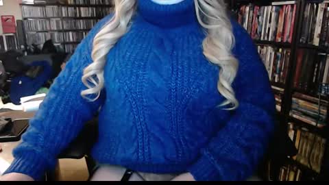 Snapshot of aspen_vale chatting on March 3, 10:42 pm Aspen Vale online show from March 3, 10:42 pm