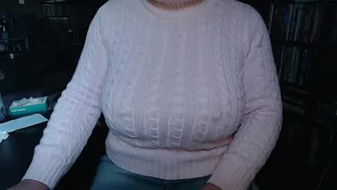 Snapshot of aspen_vale chatting on October 12, 8:30 pm Aspen Vale online show from October 12, 8:30 pm