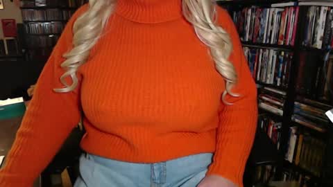 Snapshot of aspen_vale chatting on October 15, 11:38 pm Aspen Vale online show from October 15, 11:38 pm