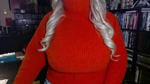 Snapshot of aspen_vale chatting on October 18, 4:15 am Aspen Vale online show from October 18, 4:15 am