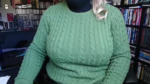 Snapshot of aspen_vale chatting on October 21, 4:51 pm Aspen Vale online show from October 21, 4:51 pm