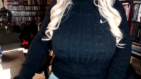 Snapshot of aspen_vale chatting on November 9, 9:24 pm Aspen Vale online show from November 9, 9:24 pm