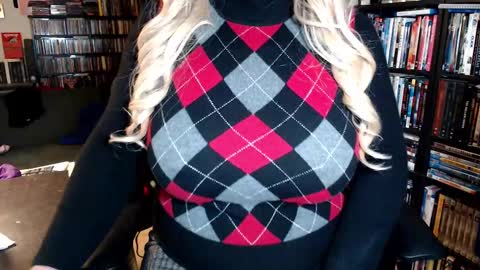 Snapshot of aspen_vale chatting on November 10, 10:20 pm Aspen Vale online show from November 10, 10:20 pm