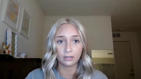 Snapshot of aspenaries chatting on December 4, 1:14 am Aspen Aries online show from December 4, 1:14 am