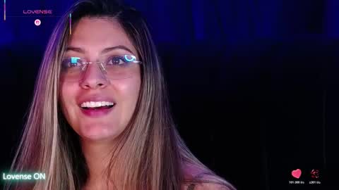 Snapshot of aspenruss chatting on November 27, 12:35 am online show from November 27, 12:35 am