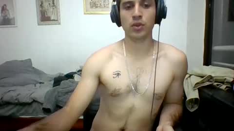 Snapshot of aspyporn chatting on October 29, 2:03 am Aspy online show from October 29, 2:03 am