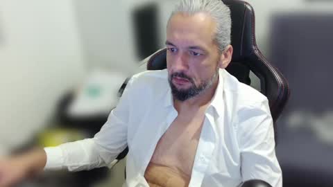 ass_squirter2000 online show from January 5, 6:35 pm