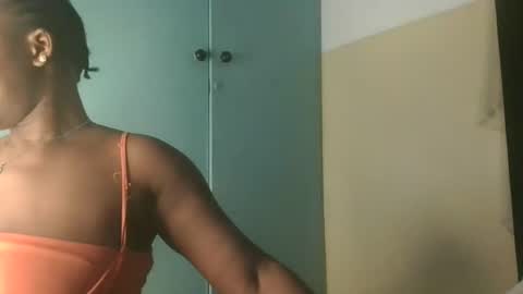 Snapshot of asscluupper chatting on October 8, 12:14 pm asscluupper online show from October 8, 12:14 pm