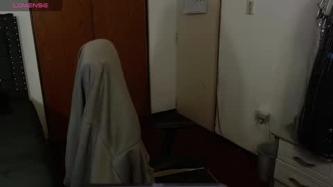 Ash online show from December 22, 10:29 pm