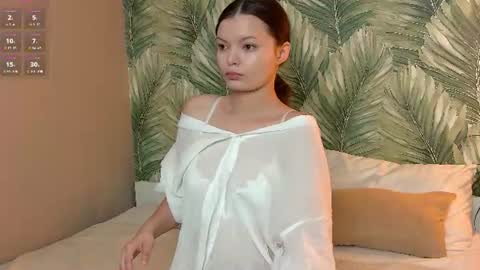 Aster Quinn online show from June 16, 3:31 am