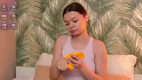Aster Quinn online show from June 25, 3:39 am