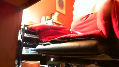 astiff1foru online show from December 10, 2:17 pm