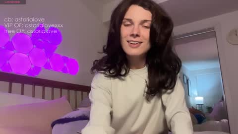 Snapshot of astorialove chatting on February 28, 4:57 am AstoriaLove online show from February 28, 4:57 am