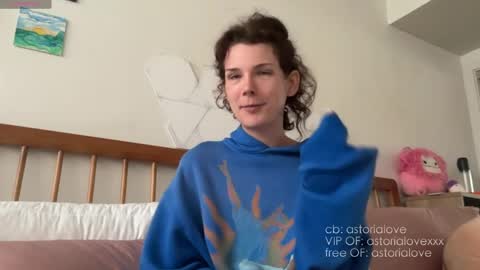 Snapshot of astorialove chatting on March 31, 4:51 pm AstoriaLove online show from March 31, 4:51 pm