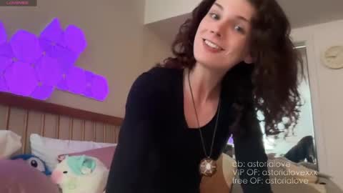 Snapshot of astorialove chatting on April 4, 2:43 am AstoriaLove online show from April 4, 2:43 am