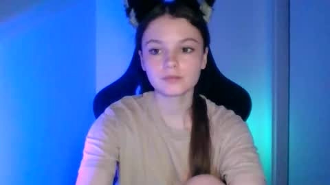 Snapshot of astradream_ chatting on September 24, 5:38 pm astradream_ online show from September 24, 5:38 pm