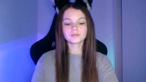 Snapshot of astradream_ chatting on September 29, 5:18 pm astradream_ online show from September 29, 5:18 pm