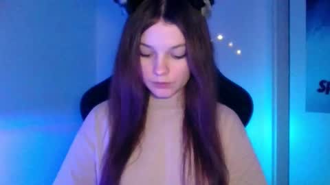 astradream_ online show from January 7, 8:44 pm