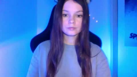 Snapshot of astradream_ chatting on February 11, 9:09 pm astradream_ online show from February 11, 9:09 pm