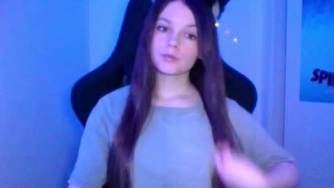 Snapshot of astradream_ chatting on February 16, 9:22 pm astradream_ online show from February 16, 9:22 pm