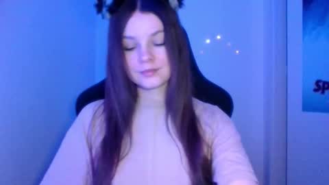 Snapshot of astradream_ chatting on February 20, 10:43 pm astradream_ online show from February 20, 10:43 pm