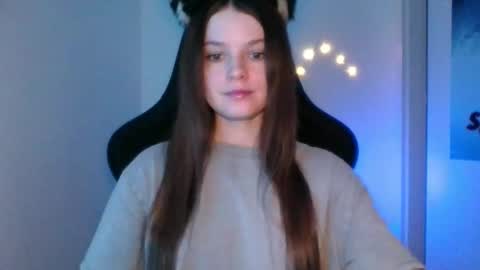 Snapshot of astradream_ chatting on March 13, 10:05 pm astradream_ online show from March 13, 10:05 pm