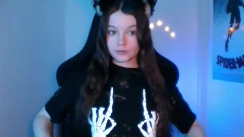 Snapshot of astradream_ chatting on March 15, 7:09 pm astradream_ online show from March 15, 7:09 pm