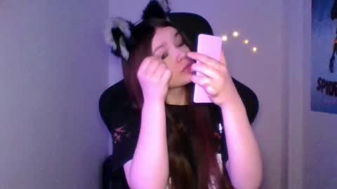 Snapshot of astradream_ chatting on March 27, 12:16 am astradream_ online show from March 27, 12:16 am