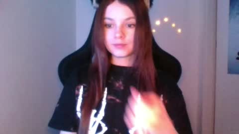 Snapshot of astradream_ chatting on March 29, 6:41 pm astradream_ online show from March 29, 6:41 pm