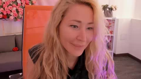 astramonroe online show from March 26, 3:34 am