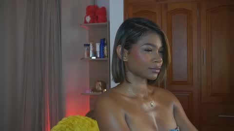 Snapshot of astrea_1 chatting on November 9, 11:58 pm Astrea online show from November 9, 11:58 pm