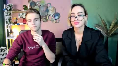 astren online show from December 1, 6:51 am