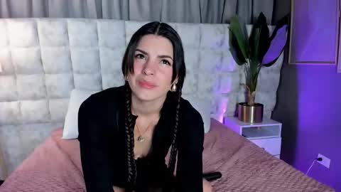 Snapshot of astrid_velle chatting on February 28, 5:41 am astrid_velle online show from February 28, 5:41 am