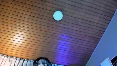 Snapshot of astrid_velle chatting on May 27, 1:57 am astrid_velle online show from May 27, 1:57 am