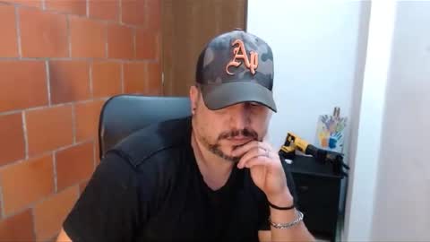 Snapshot of astton_nick chatting on January 4, 6:30 am Nick Astton online show from January 4, 6:30 am