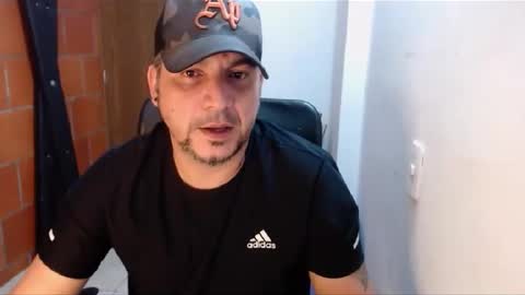 Snapshot of astton_nick chatting on February 19, 6:44 am Nick Astton online show from February 19, 6:44 am